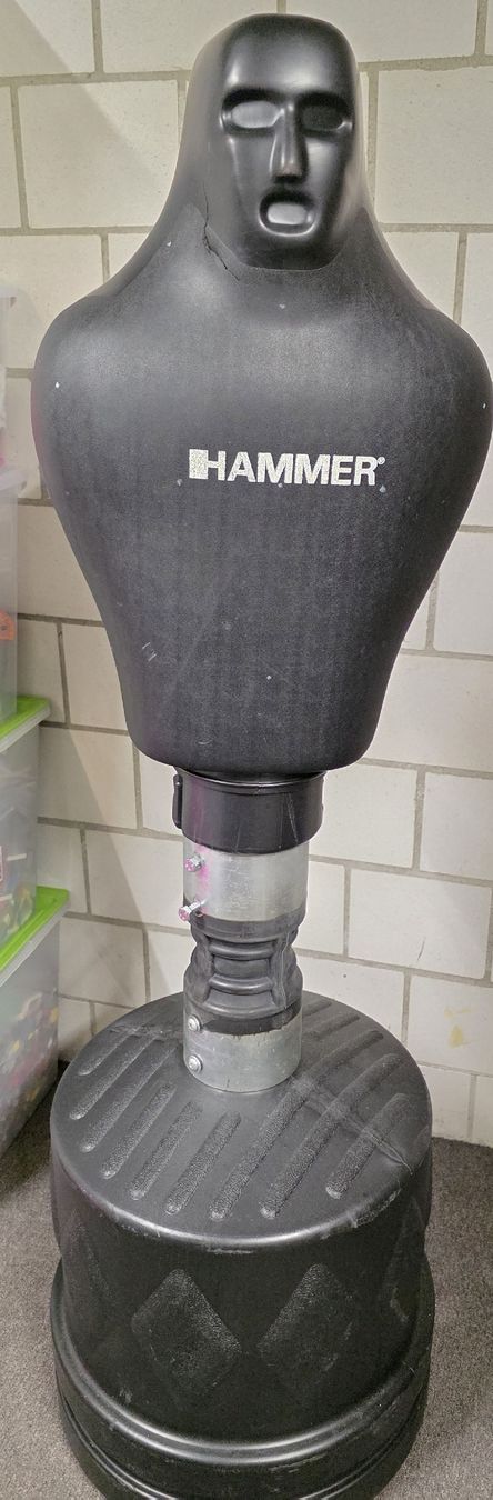 Boxsäcke: Hammer Schlagpolster Boxdummy – Gebraucht aus Stetten AG von Shaman6