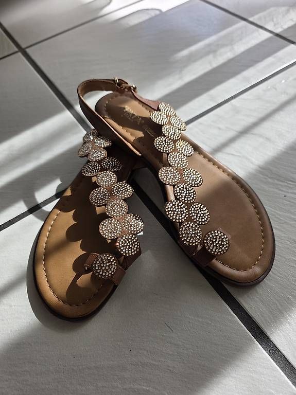 Damenschuhe: Sandalen – Gebraucht aus Füllinsdorf von vujici 1