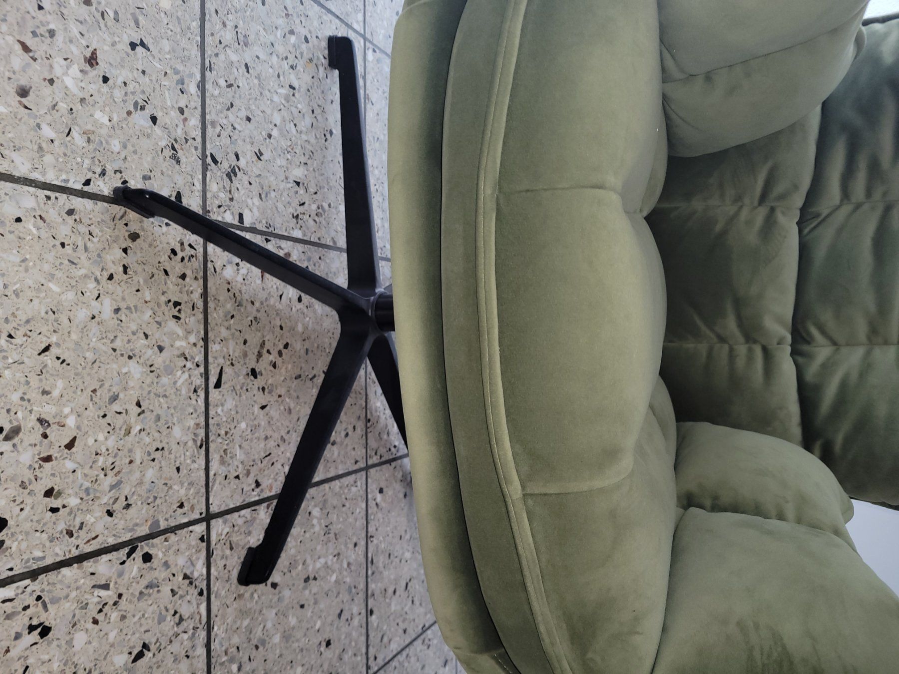 Micasa Poltrone: Gemütlicher Sessel Veloursstoff Grün – Nuovo (secondo la descrizione) da Bassersdorf venduto da kid_fm98 7