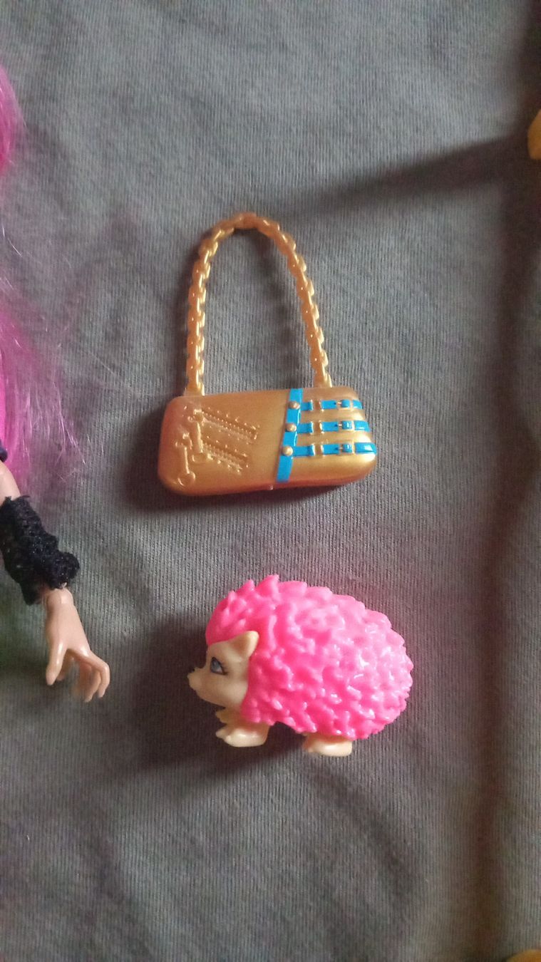 Poupées: Monster High Howleen Poupée  – D'occasion à Bex par aud_cy2l 3