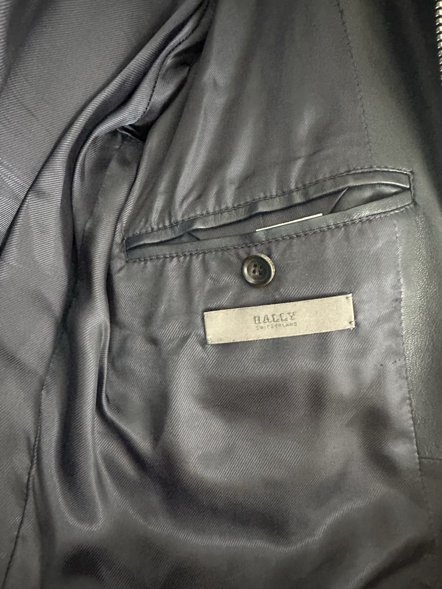 Bally Giacche: Bally Leather Bomber Jacket, Size 46, Excellent Condition – Nuovo (secondo la descrizione) da Richterswil venduto da Ramar05 3