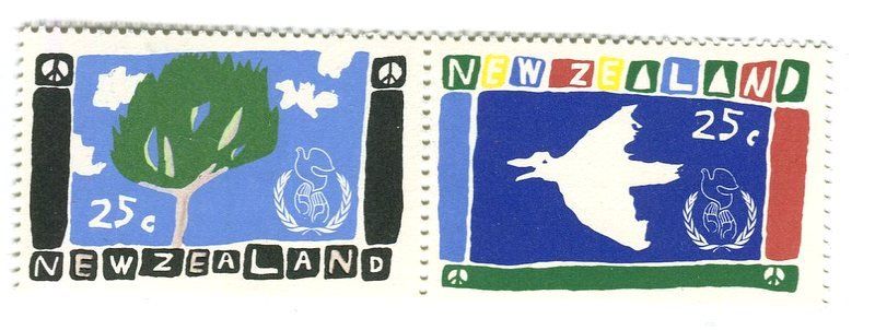 Tutti i francobolli: Briefmarken "Jahr des Friedens". Neuseeland – Nuovo e nell'imballaggio originale da Basel venduto da Butsch5