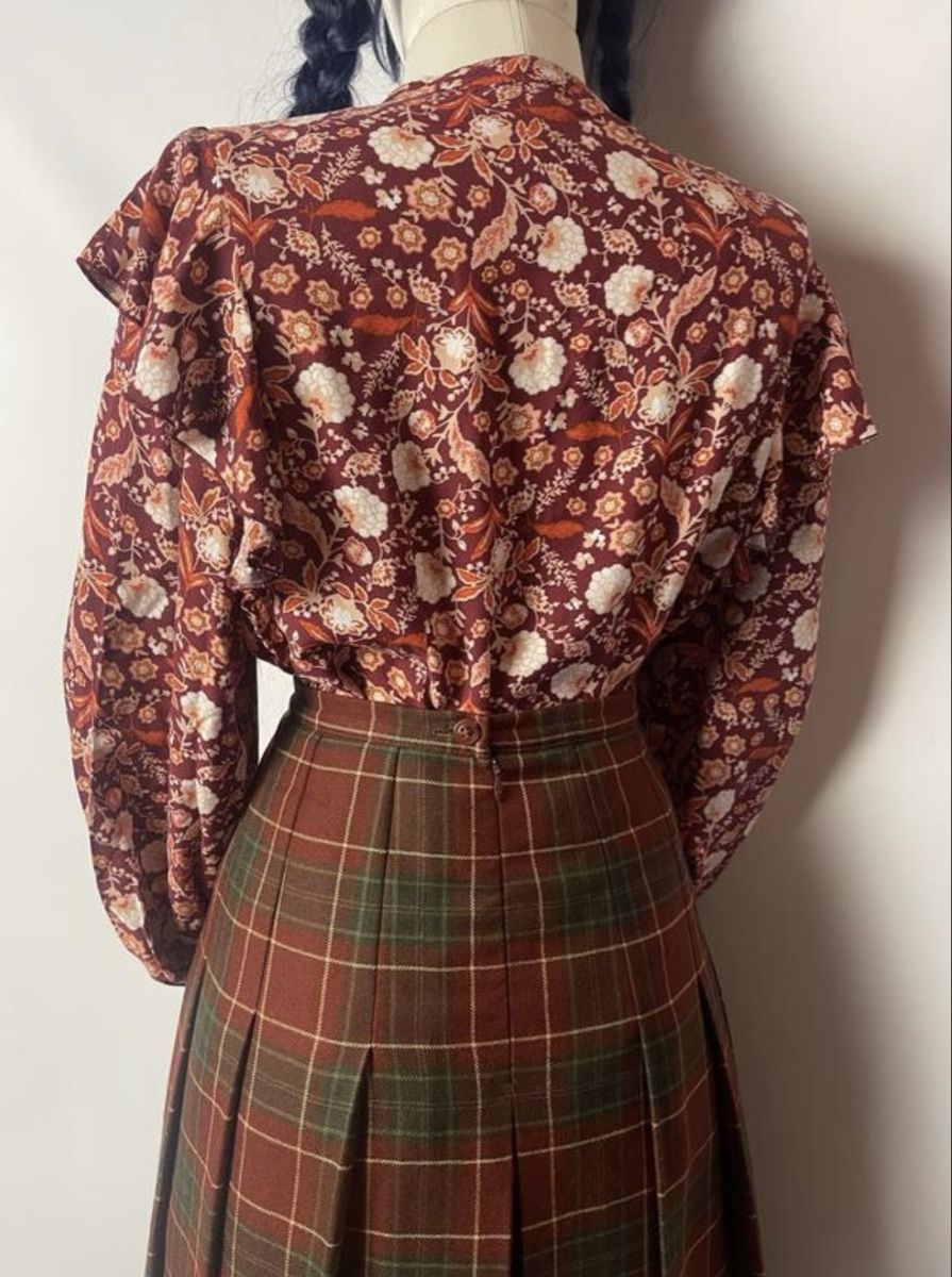 Gonne: Vintage full wool skirt with lining – Nuovo (secondo la descrizione) da Glattpark(Opfikon) venduto da olg_g9wb 8