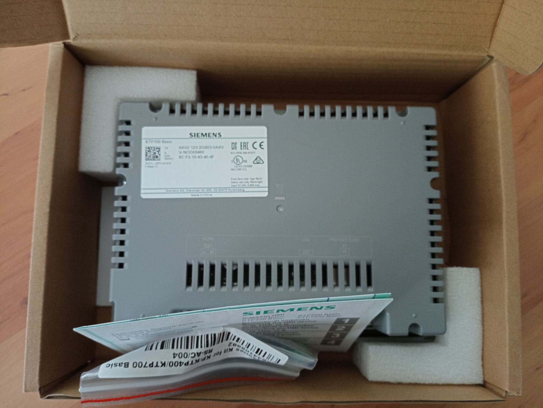Siemens Elektronikbauteile: Siemens SIMATIC HMI KTP700 Basic / 6AV2123-2GB03-0AX0 – Neu (gemäss Beschreibung) aus Ufhusen von HKSC 1