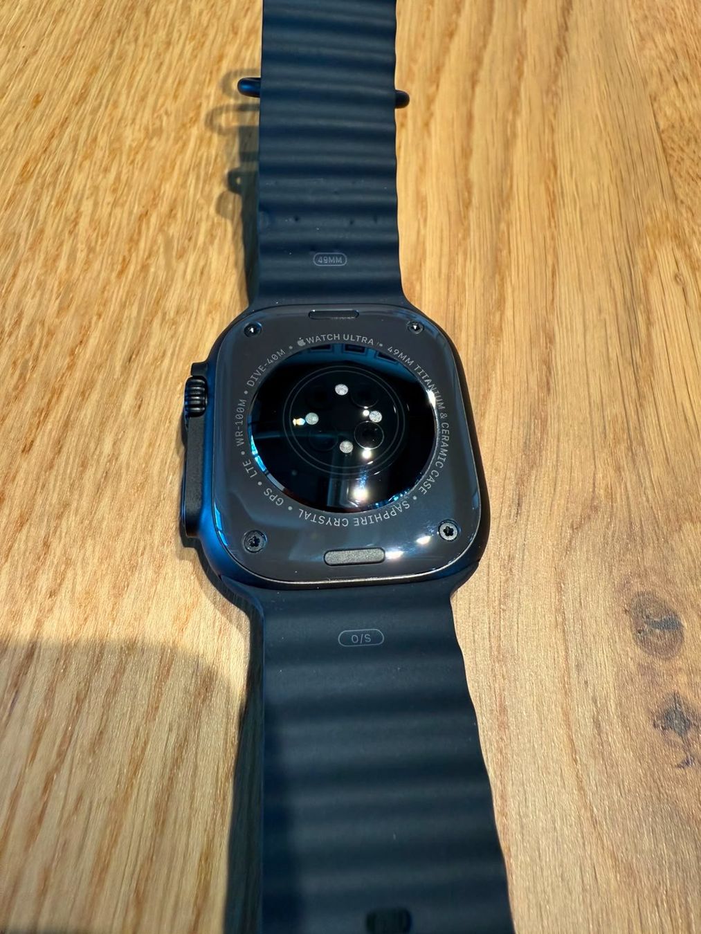 Apple Smartwatch: Apple Watch Ultra 2 49mm GPS + Cellular Schwarz – Usato da Emmenbrücke venduto da natelo 5