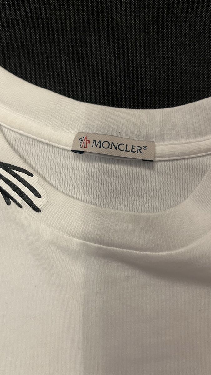 Moncler T-shirt: Moncler t-Shirt – Nuovo (secondo la descrizione) da Baden venduto da Car_lio09 3