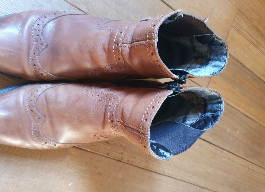 Scarpe da donna: Woman Leather Ankle Boots, Size 38 – Usato da Sirnach venduto da eftix 3