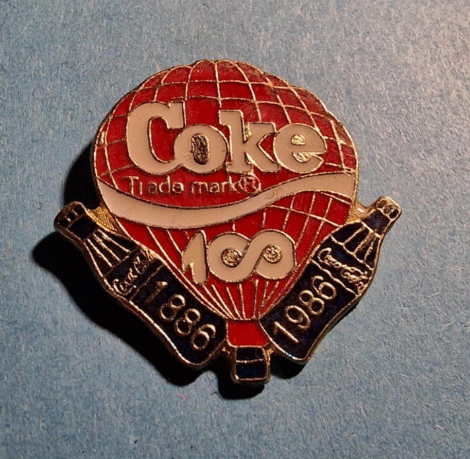 Coca-Cola Plaketten & Abzeichen: Ballon Pin Coke 100 Years – Gebraucht aus Härkingen von specialshapes