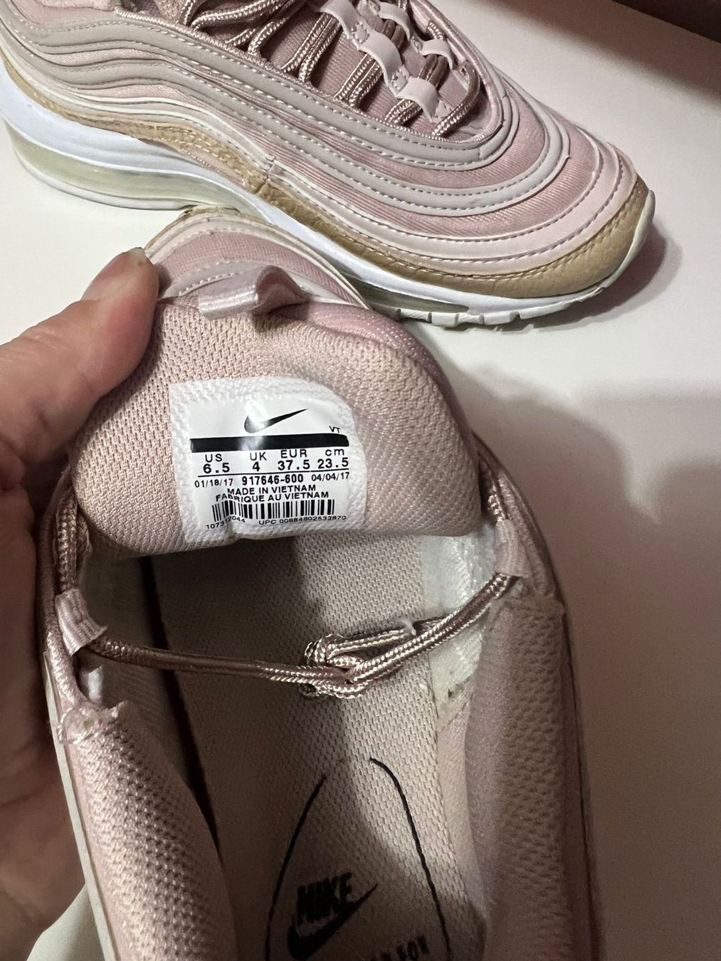 Scarpe da donna: Nike Air Max 97 rosa – Usato da Lupfig venduto da Pluribus 2