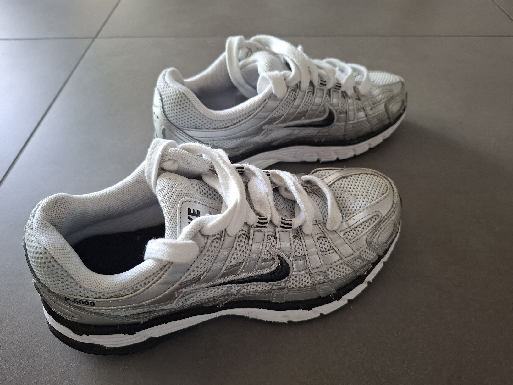Nike Scarpe per ragazzi: Nike Sneaker P-6000 – Usato da Hunzenschwil venduto da sputnik26 2
