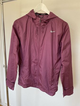 Nike Laufjacke mit Kapuze