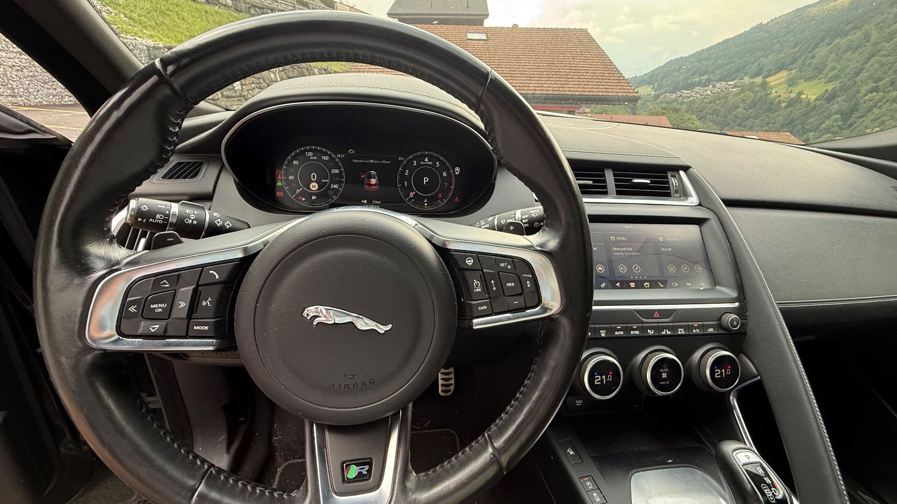 Jaguar Automobili: JAGUAR E-PACE 2.0 T 250 R-Dynamic SE AWD – Usato da Troistorrents venduto da Nums 4