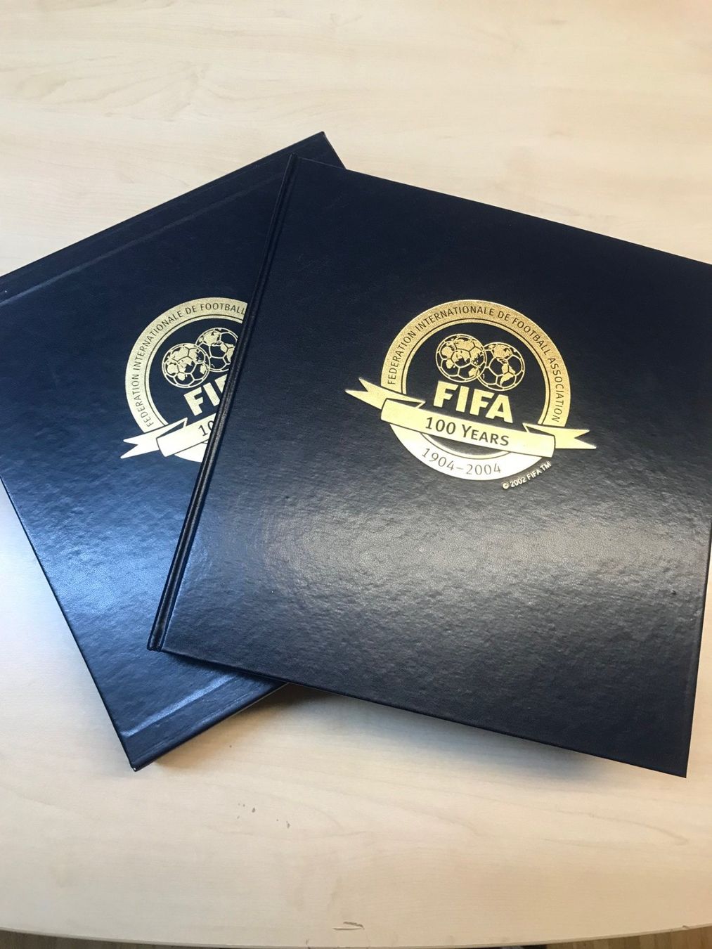 Bücher: 100 Jahre FIFA 1904 - 2004 – Neu (gemäss Beschreibung) aus Emmenbrücke von DanielStulz62