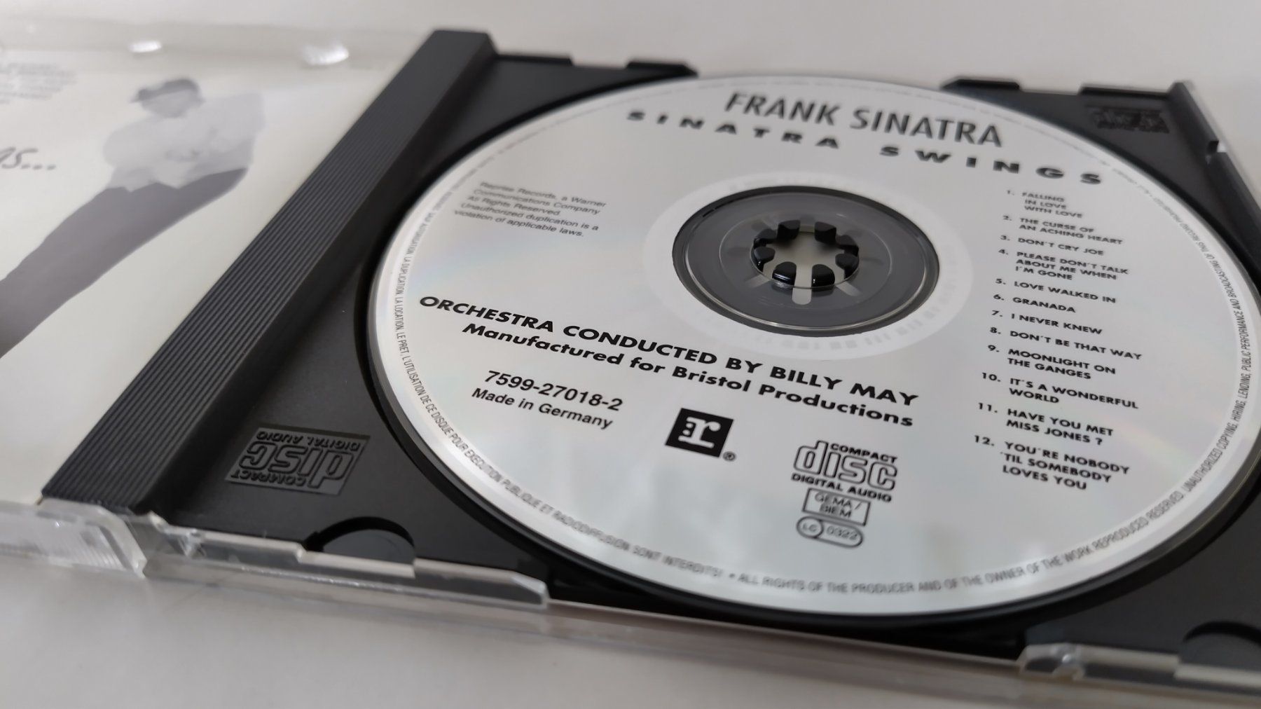CD: Frank Sinatra - Swing Along With Me / CD ab Fr. 4.- – Usato da Bellach venduto da JingleJerry 2