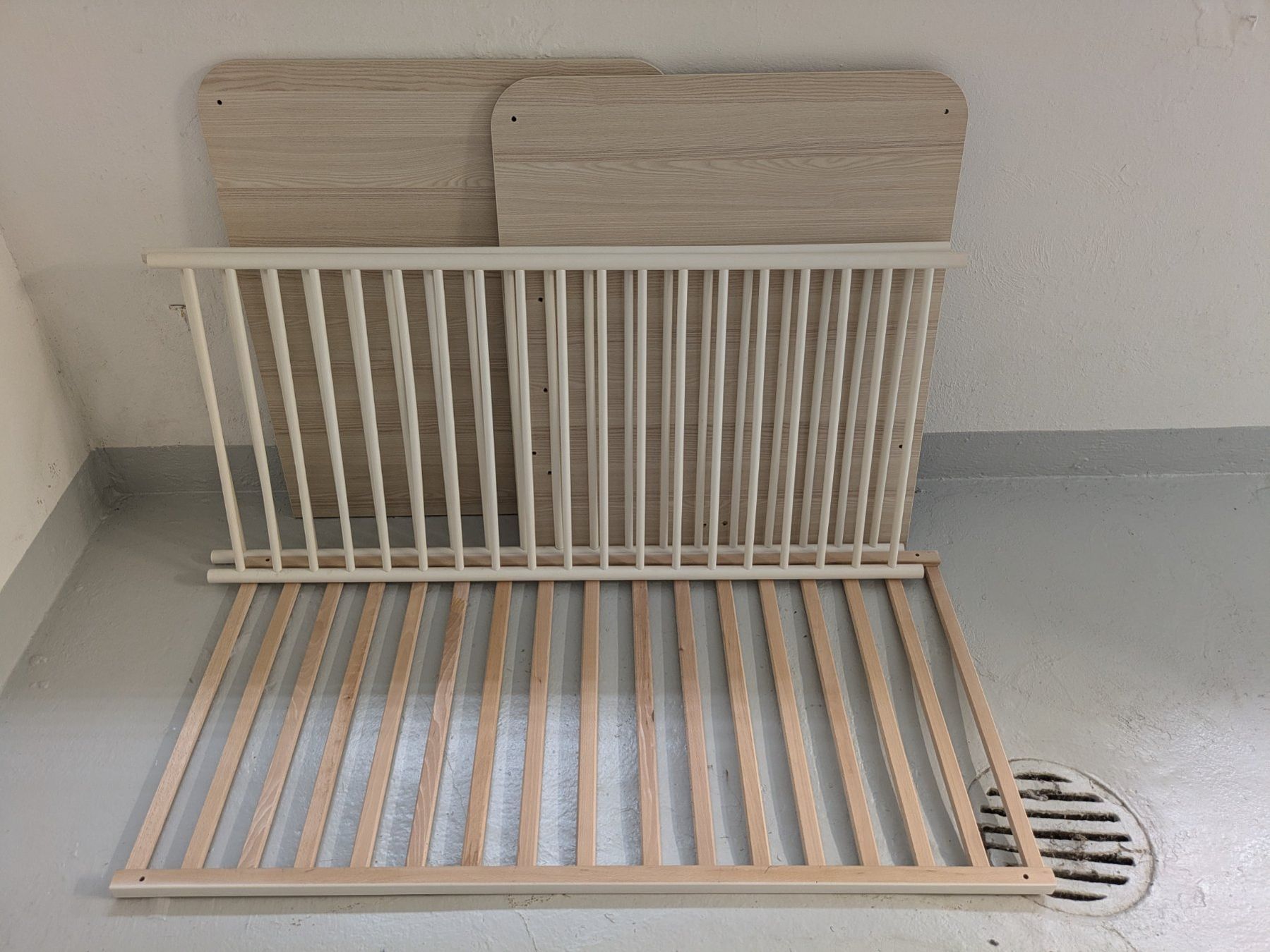 Micasa Fasciatoi & Accessori: Wickelkommode mit passendem Kinderbett – Usato da Arbon venduto da Kon_lm2f 1