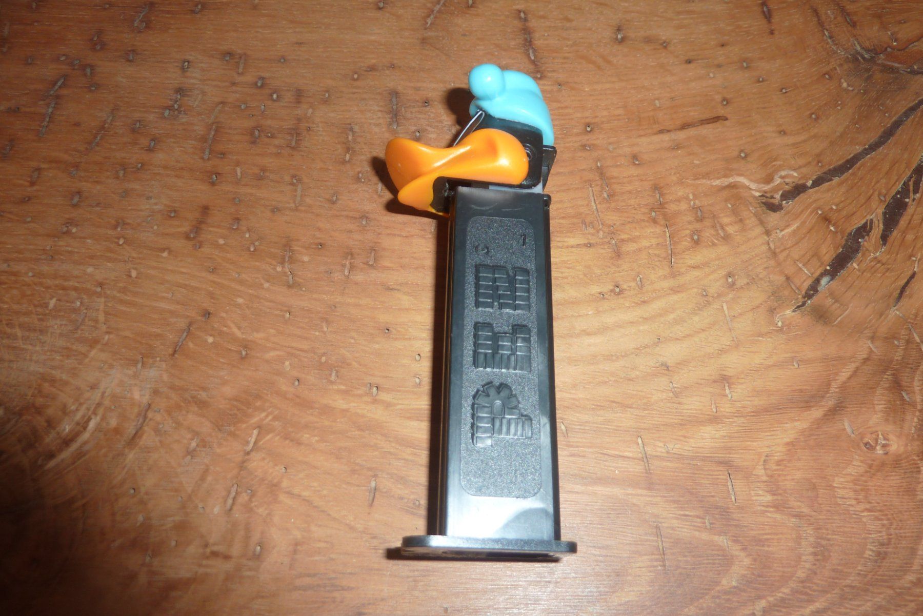 Pez Statuette: PEZ,Figur,Ente,Warner Bros,1998,U.S.Patent – Usato da Lausen venduto da akira003 1
