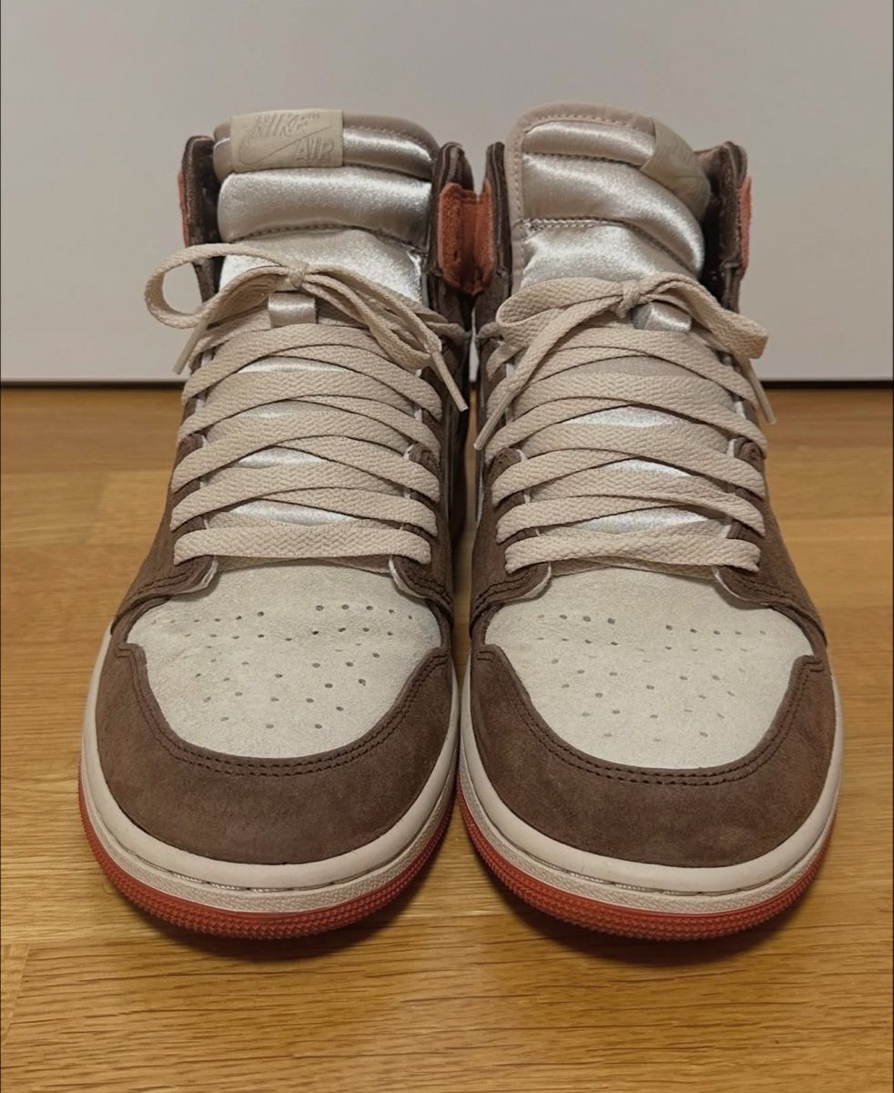 Jordan Chaussures hommes: Jordan 1 High "Dusted Clay" – D'occasion à Basel par Kevinbuckcards 1