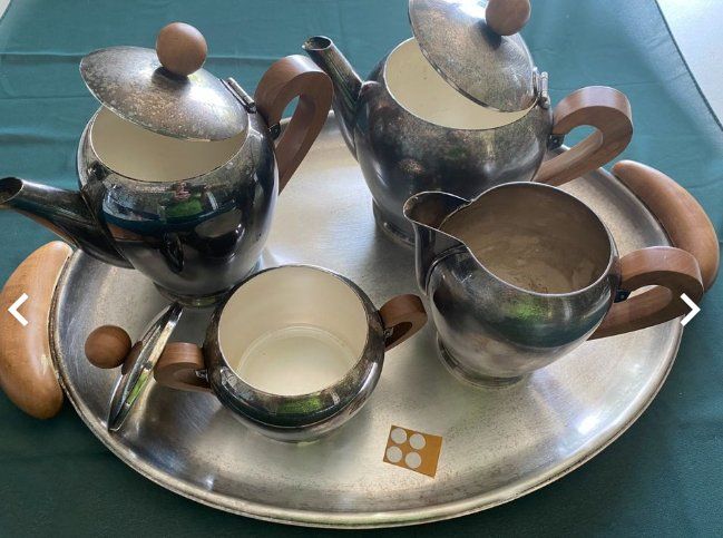 Set di piatti: Alessi Bombé Set Kaffee/Tee, Edelstahl/versilbert, Gratis Ve – Usato da Gümligen venduto da Primeselection 2