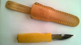 Couteau Kajaani Oy Finlande avec fourre cuir neuf