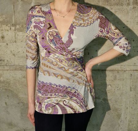 ETRO MILANO Sommerliche Wickelbluse mit Muster Grösse M-L