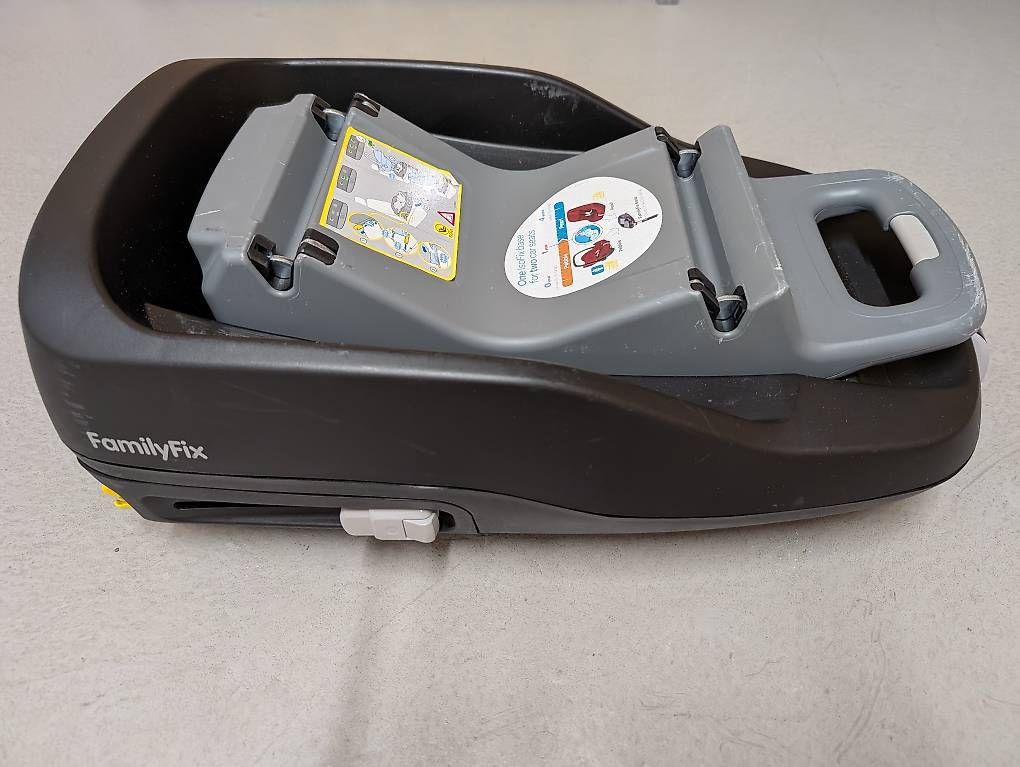 Maxi-Cosi Seggiolini per auto: FamilyFix Maxicosi Basis – Usato da Zug venduto da len_hk5k 1