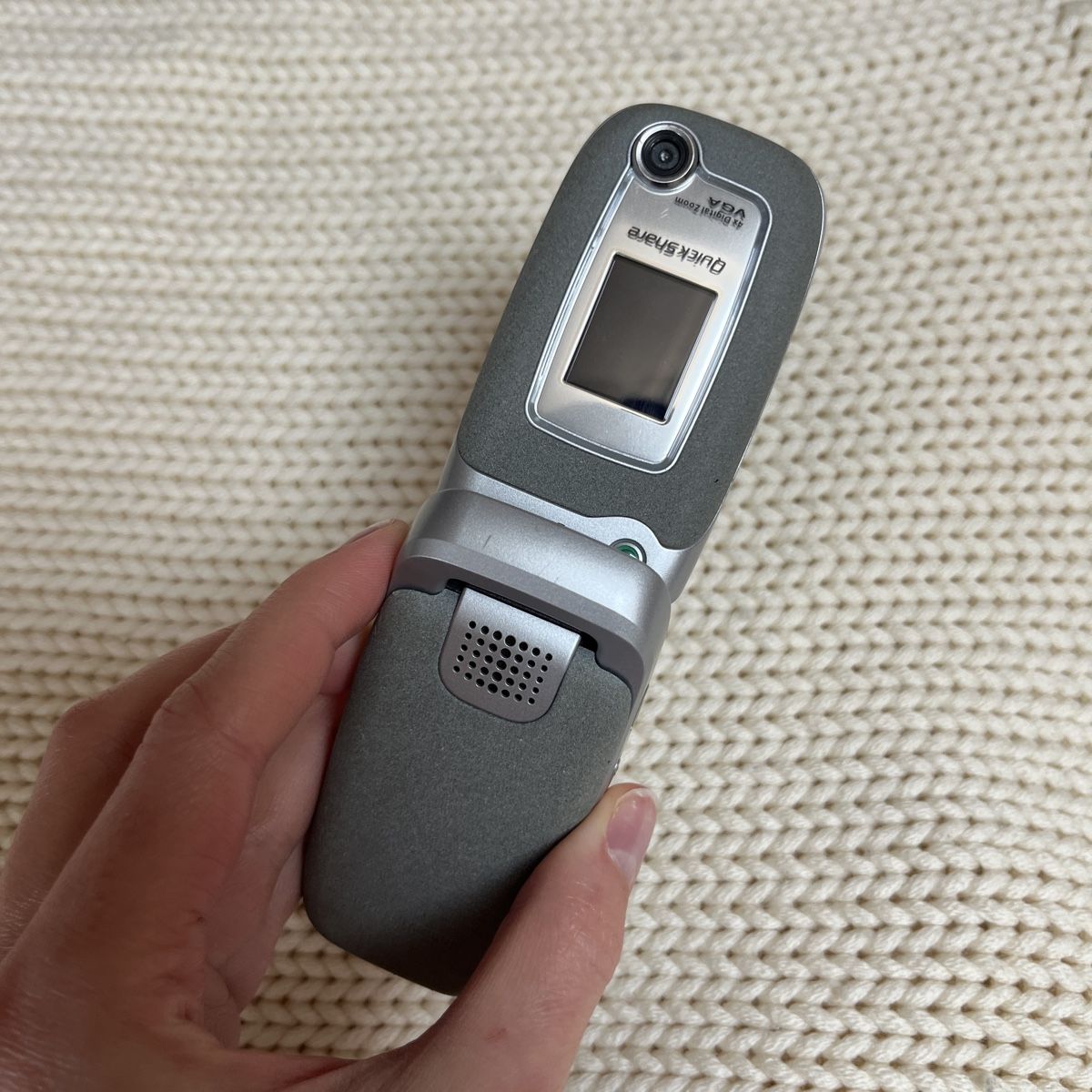 Sony Telefoni cellulari / Smartphones: Sony Ericsson Flip Phone, silber – Usato da Winterthur venduto da Anouk.Mia 1