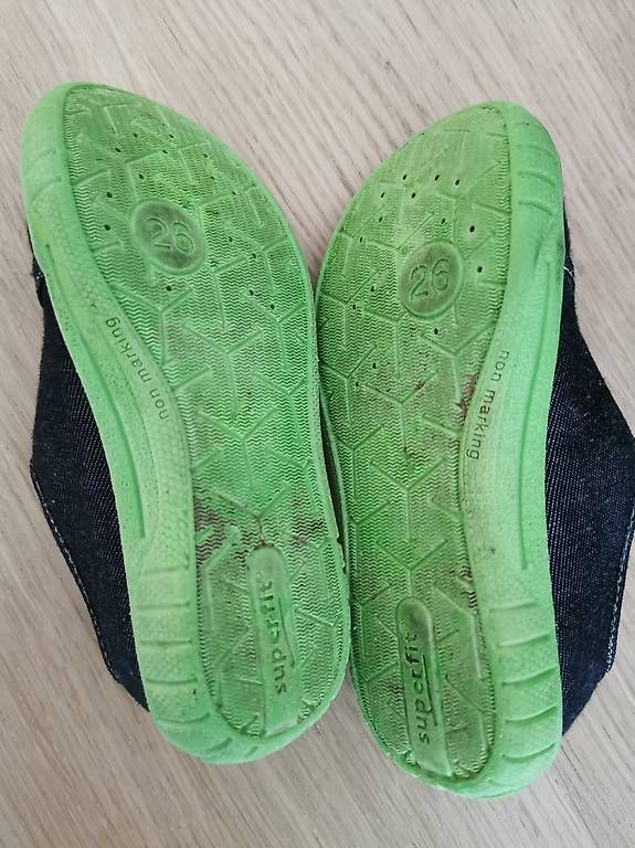 Scarpe per ragazzi: Superfit Hausschuhe Gr. 26 – Usato da Dietikon venduto da Sandra_Luka 1