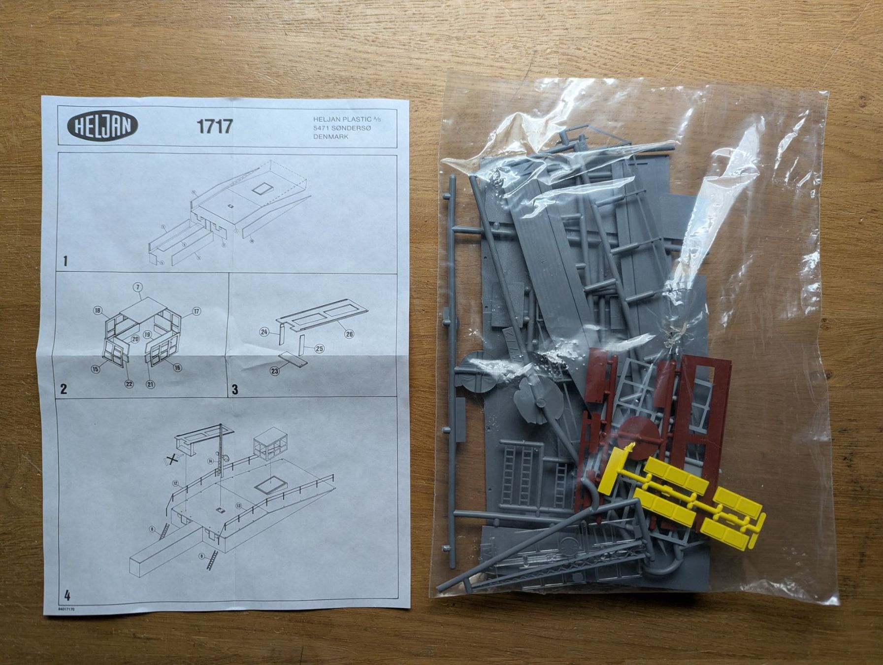 Märklin Modellini di ferrovie: Wagons à bestiaux et hangars à construire. – Usato da montcherand venduto da Niollu 5