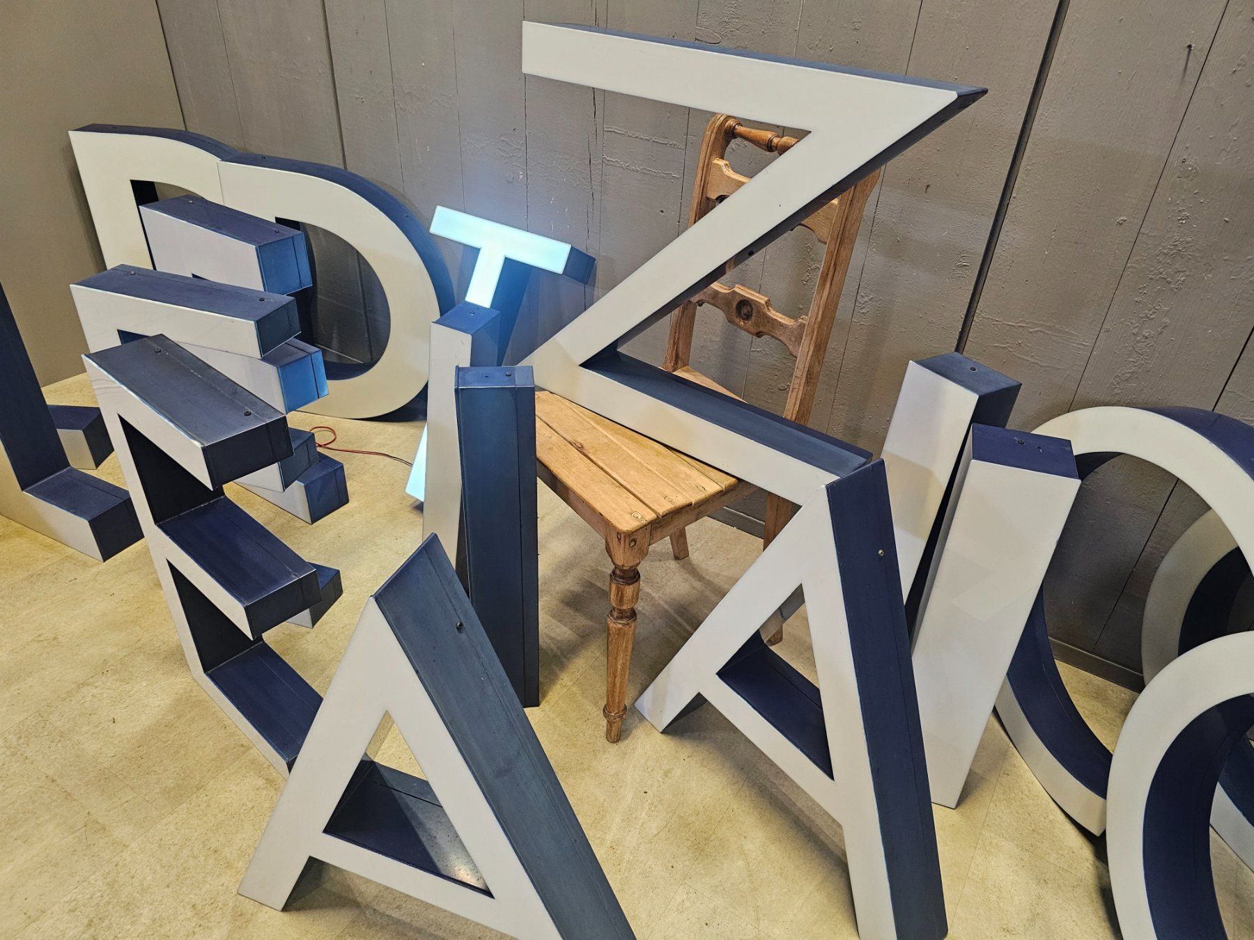 Lampade: A Leuchtbuchstabe Lightbox Leuchtreklame mit LED – Usato da Nottwil venduto da Wondewa-Shop 8