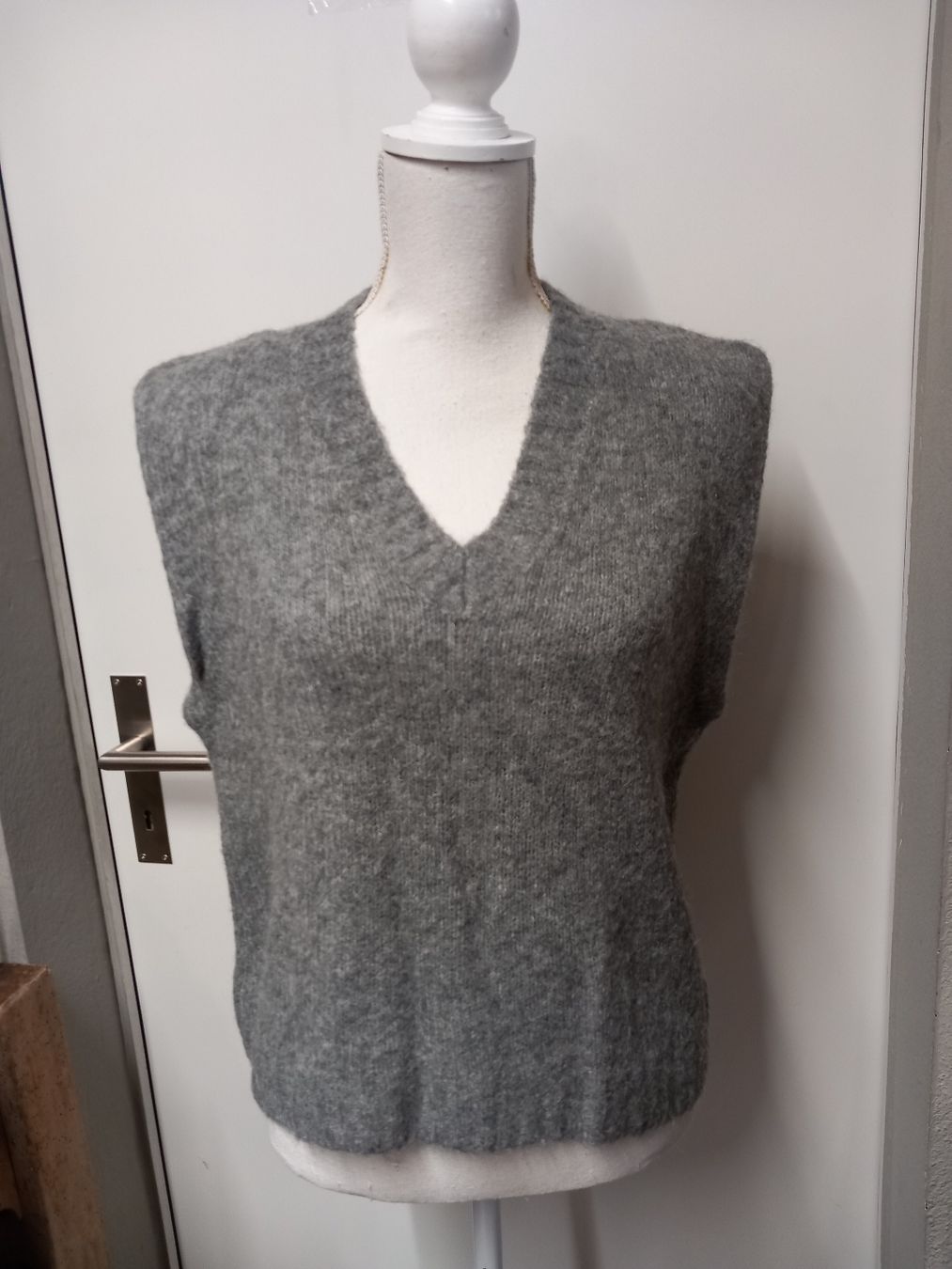 Opus Maglioni & Felpe: OPUS Pullunder mit Mohair, Gr.38, grau, top Zustand – Usato da Gwatt (Thun) venduto da umwelt-brocki
