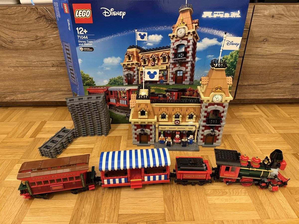 Giocattoli: Lego 71044 Disney Train and Station – Nuovo (secondo la descrizione) da Fehraltorf venduto da bosch007