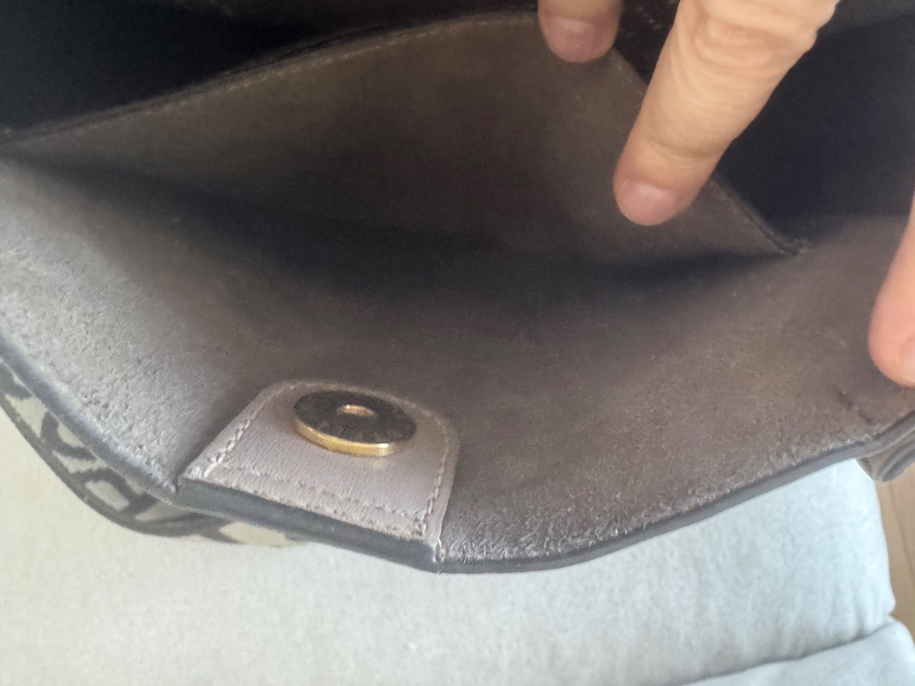 Stella McCartney Taschen für Damen: Stella Mccartney Logo Square Crossbody Bag – Gebraucht aus Castagnola von bet_xd6h 9