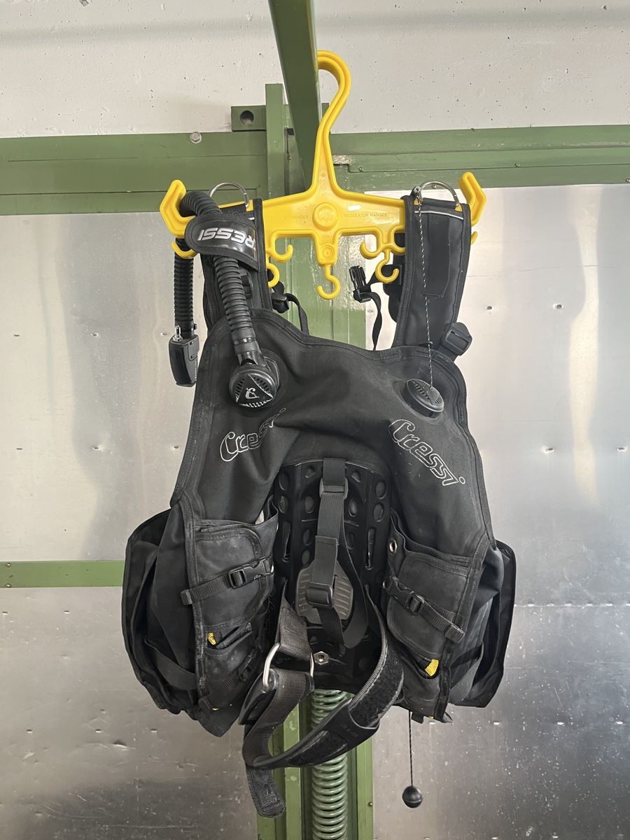 Cressi Mute per immersioni: Tauchjacket Marke Cressi Gr. M – Usato da Widnau venduto da huno01 1