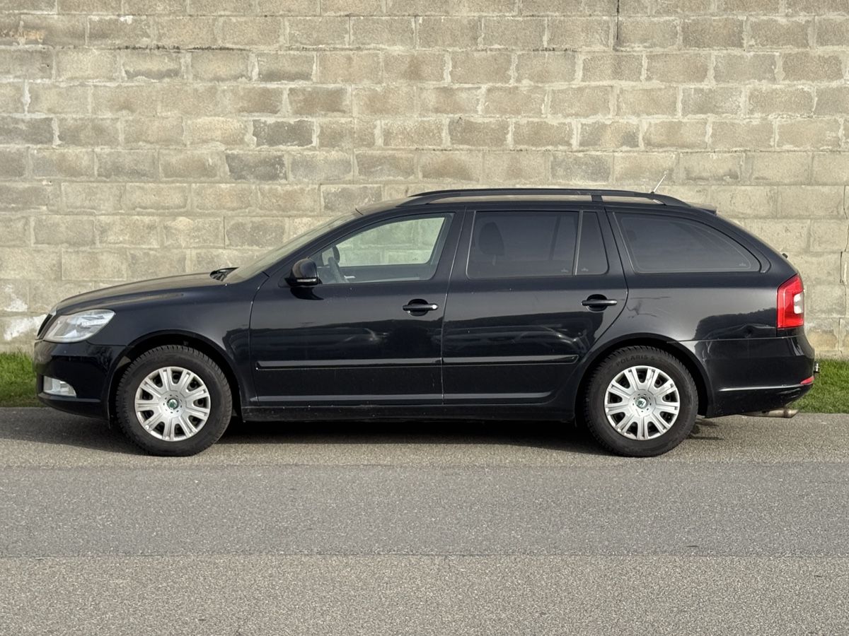 Skoda Automobili: SKODA Octavia Combi 1.6 TDI Ambiente – Usato da Oberentfelden venduto da Blackrose75 3