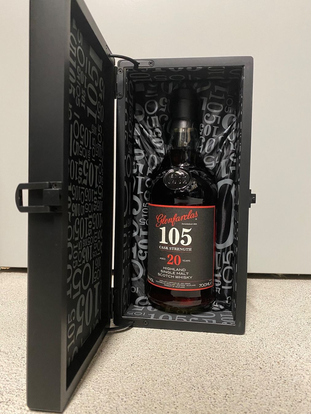 Glenfarclas Bevande alcoliche: Glenfarclas 20yo 105 – Nuovo e nell'imballaggio originale da Mönchaltorf venduto da Drammer