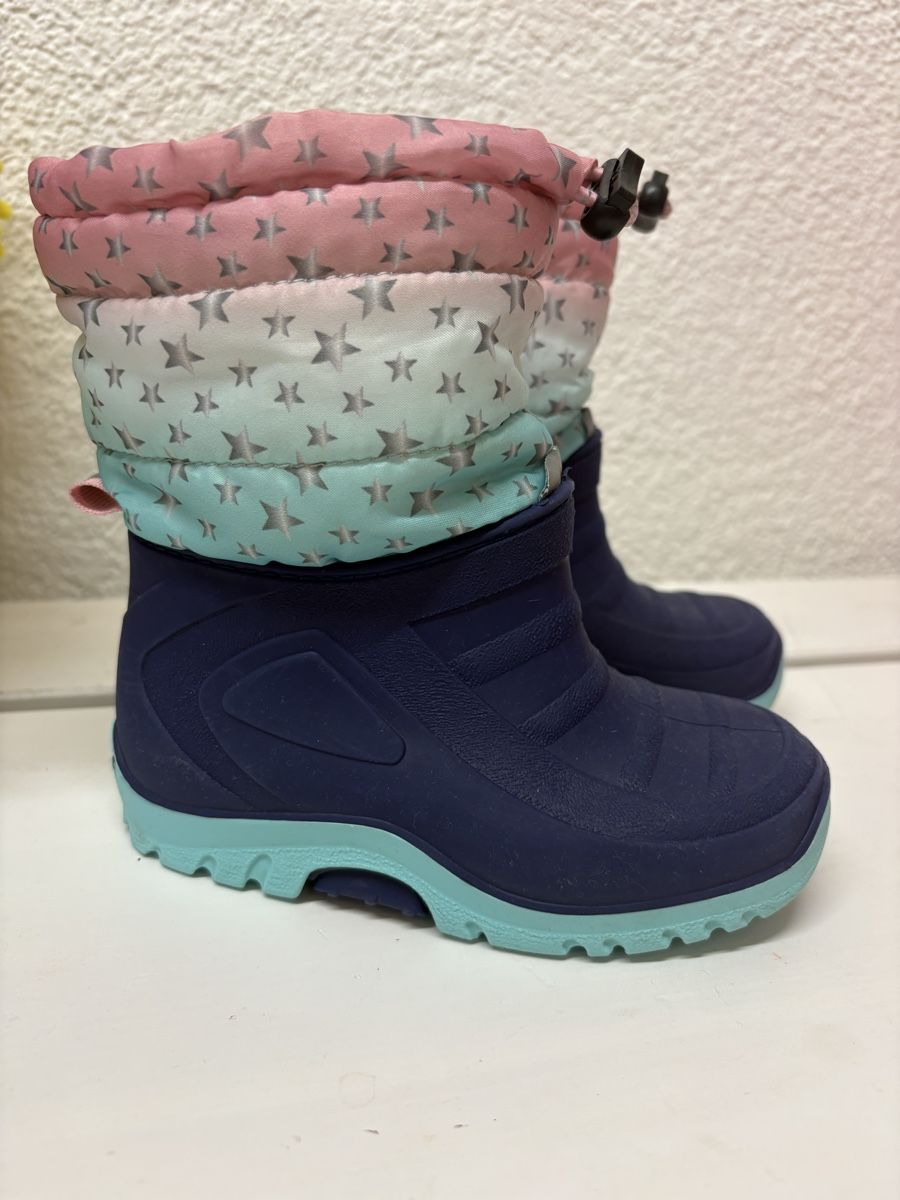 Scarpe per ragazzi: Kinder Winterstiefel Sternenmuster Grösse 25  – Usato da Uster venduto da swordfish_m