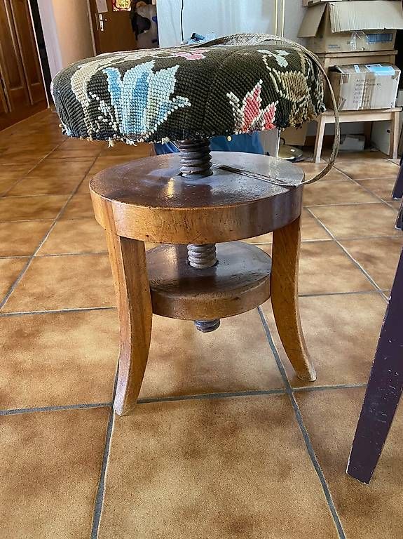 Tabourets: Tabouret pour piano – D'occasion à Martigny par seater 1