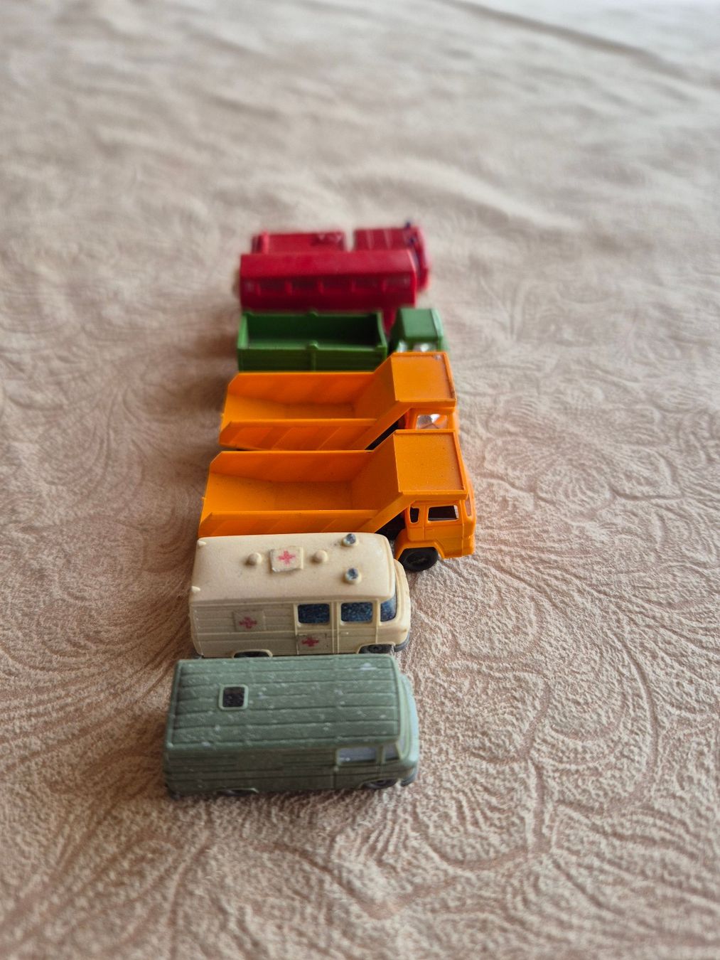 Modellini di ferrovie: Modellautos 1:160 N 7 Lastwagen – Usato da Bibern SH venduto da streunekater 1
