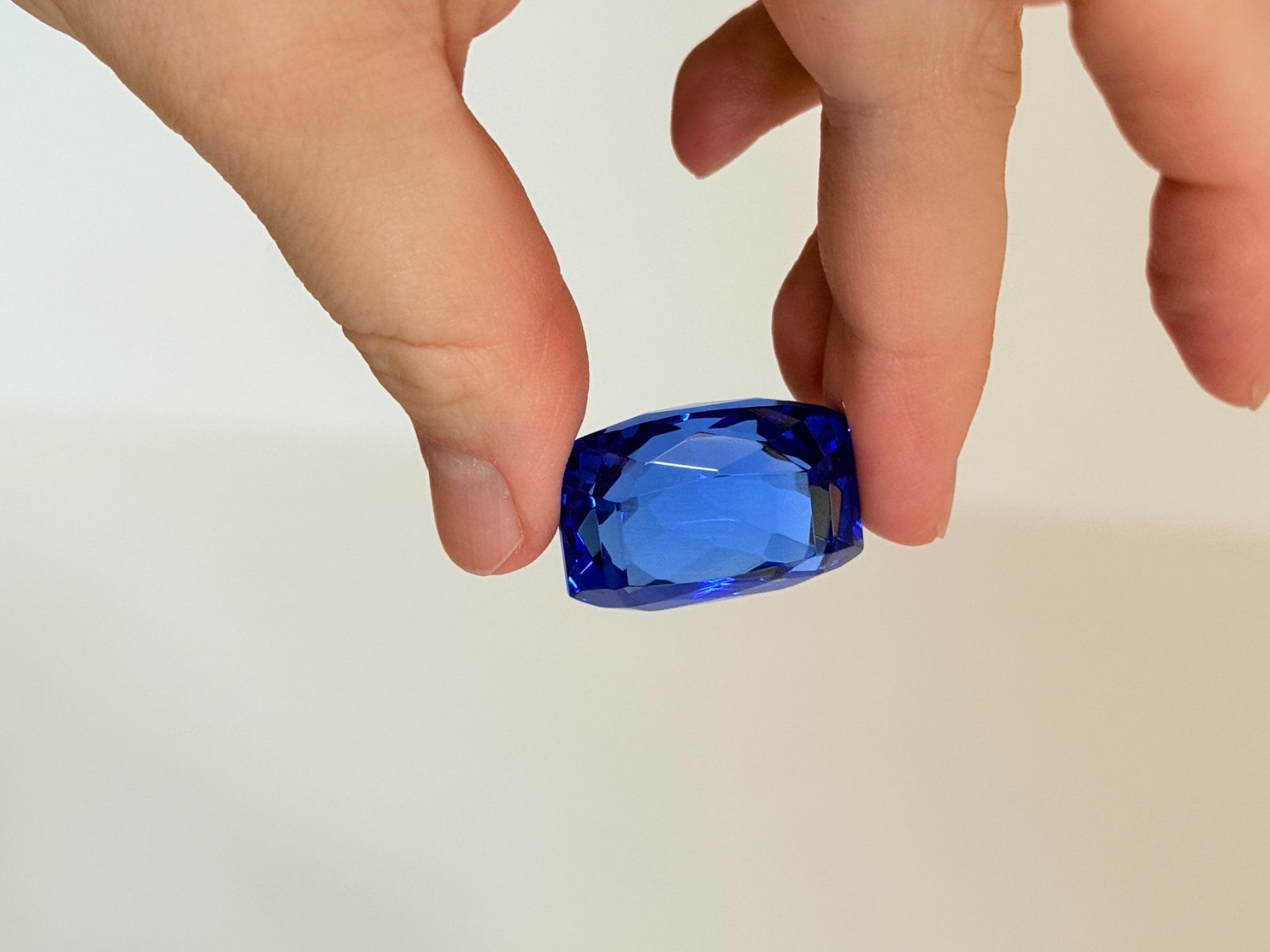 Mineralien & Heilsteine: 68.75 Ct Certified Loose Gemstone – Neu und originalverpackt aus Genève von AWWA 1