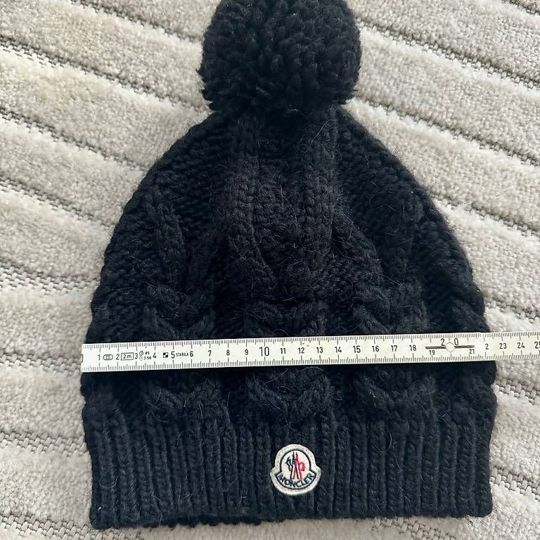 Chapeaux, bonnets & casquettes: Original Moncler Mütze mit Bommel – D'occasion à Opfikon par Layla123 4