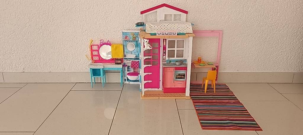 Case e mobili per bambole: Barbie-Puppenhaus – Usato da Urtenen-Schönbühl venduto da yha_vy25