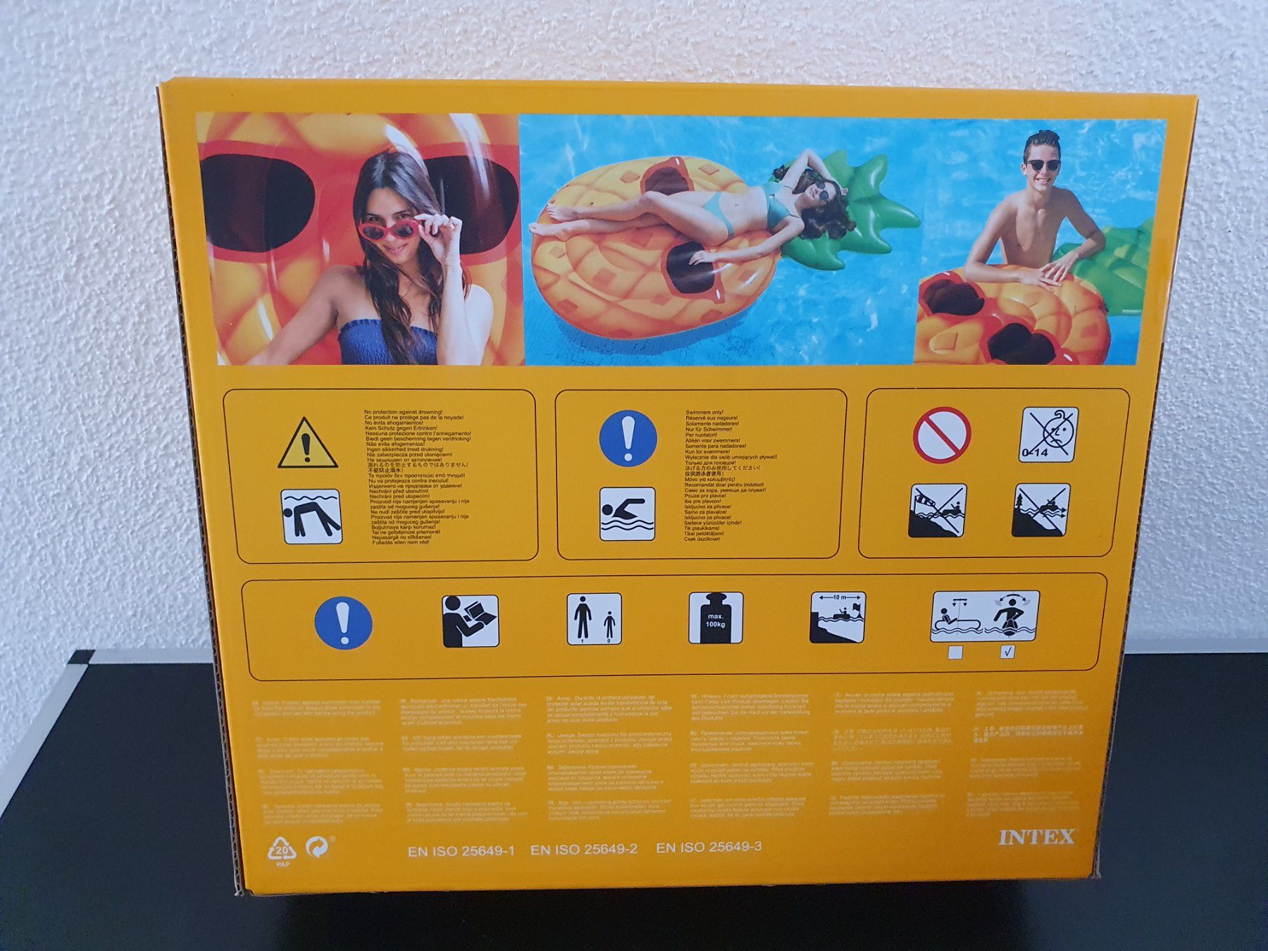 Spielzeuge: INTEX - coole Ananas Luftmatratze – Neu und originalverpackt aus Dagmersellen von  2
