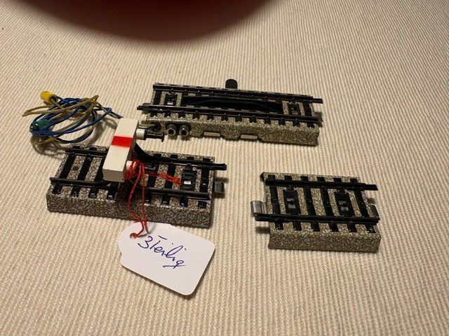 Märklin Modellini di ferrovie: Märklin diverse Schienen 3. Teilig – Usato da Frenkendorf venduto da HampeFrenk