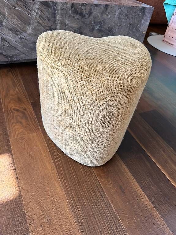 Tabourets: Hocker in Herzform – D'occasion à Erlenbach ZH par mal_qvk6 2