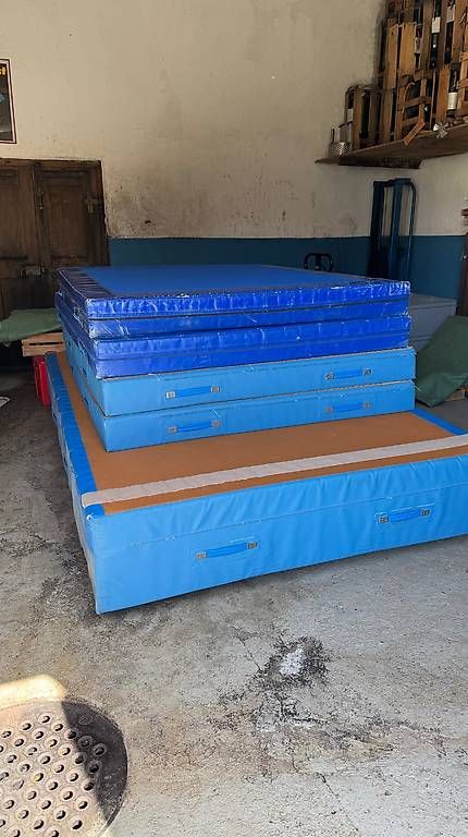 Tappetini fitness: Niedersprungmatte gross – Usato da Bubikon venduto da Fitdihei