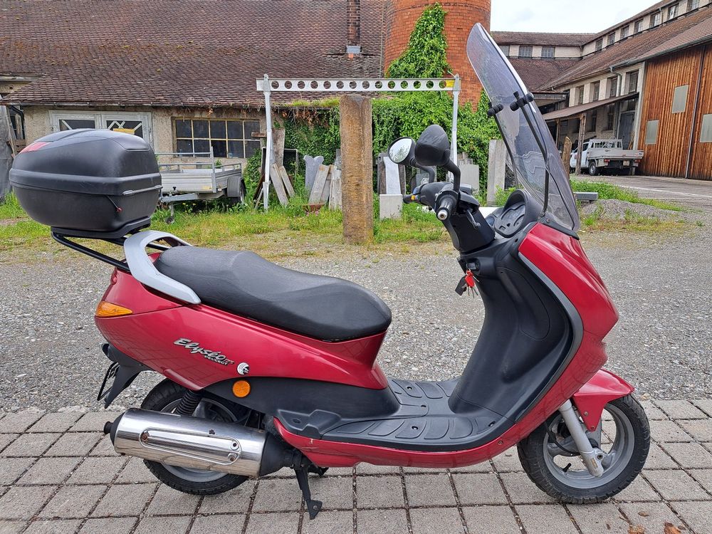 Wunderschne Peugeot Elyseo 125 Fotos