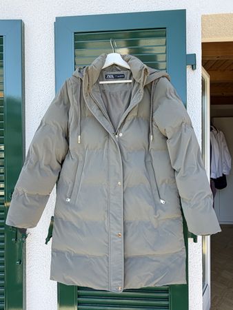Zara Jacke mit Kapuze Grösse S