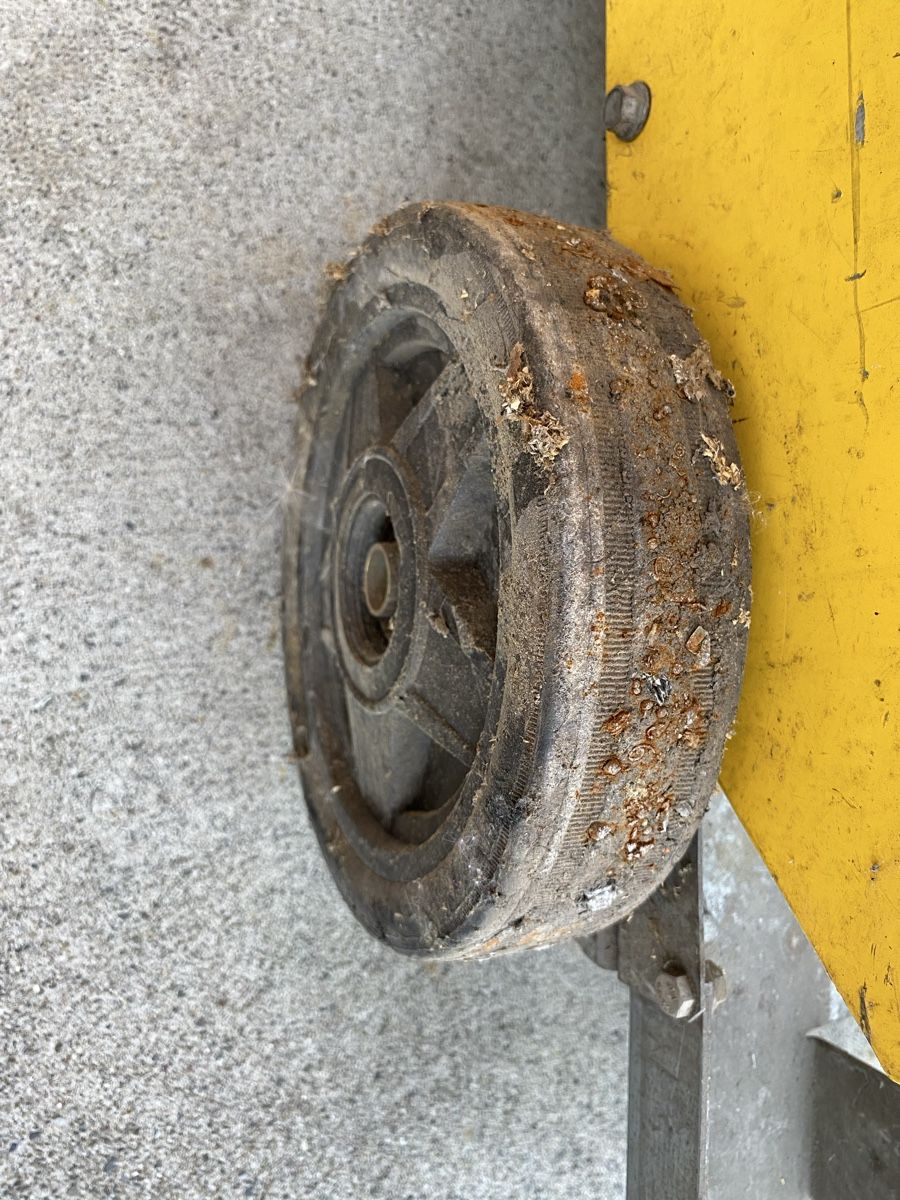 Esab Saldatori: Schweissgerät ESAB LKB 265 4WD – Usato da Glattbrugg venduto da Pischte.Brockenhaus 8