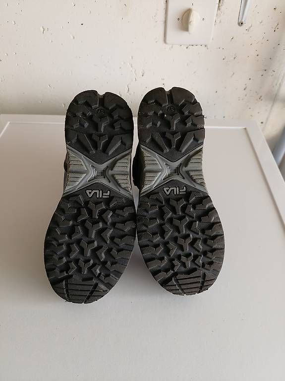 Fila Scarpe per ragazzi: Fila Winterschuhe Grösse 37 – Usato da Grossdietwil venduto da wichtel28 2