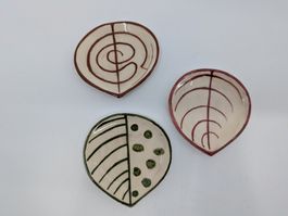 3 kleine Keramik Plättchen signiert 1956?